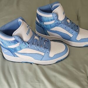 Puma Sky Blue and White High-Tops